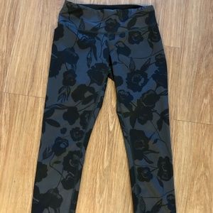 Lululemon size 4 leggings